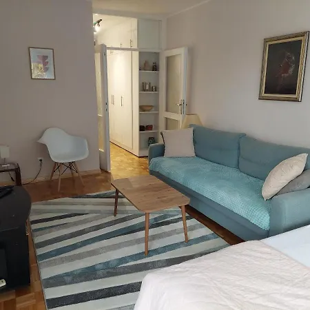 1 Apartament *