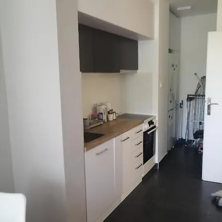 1 Apartament *